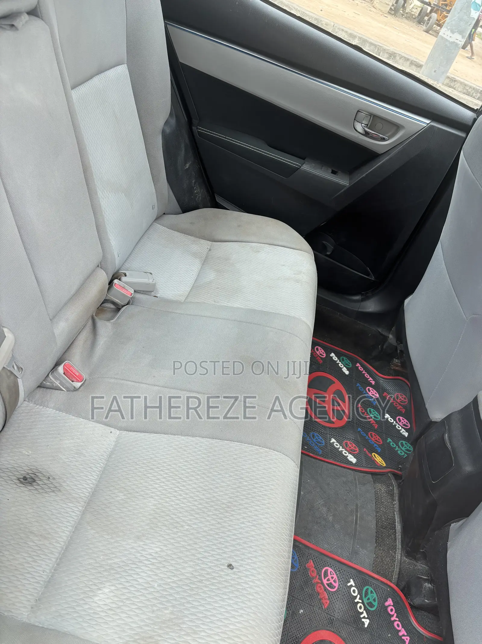 Toyota Corolla LE Eco 4dr Sedan (1.8L 4cyl CVT) 2016 Gray