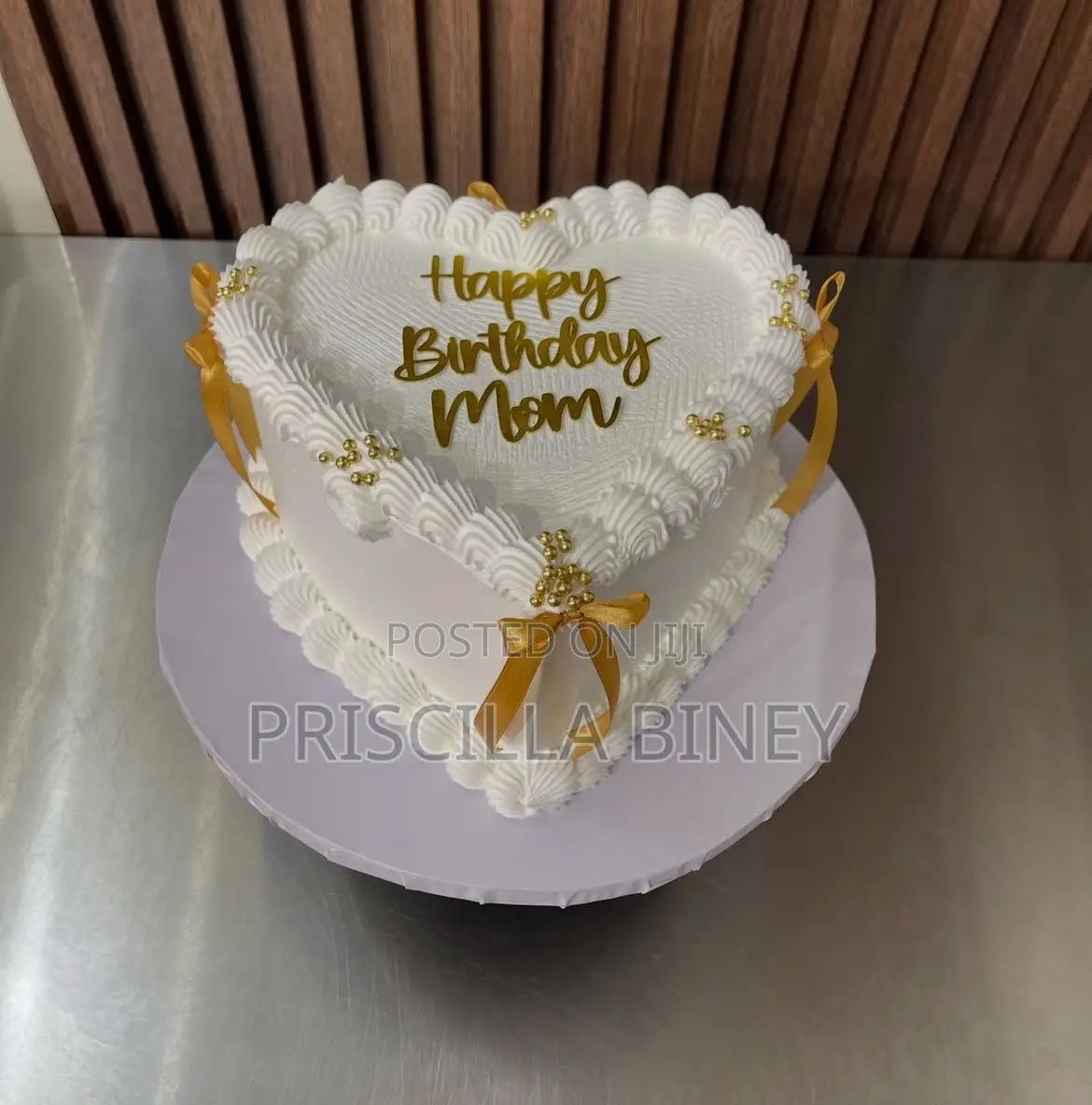 Yummy Vintage Whipped Cream Cake
