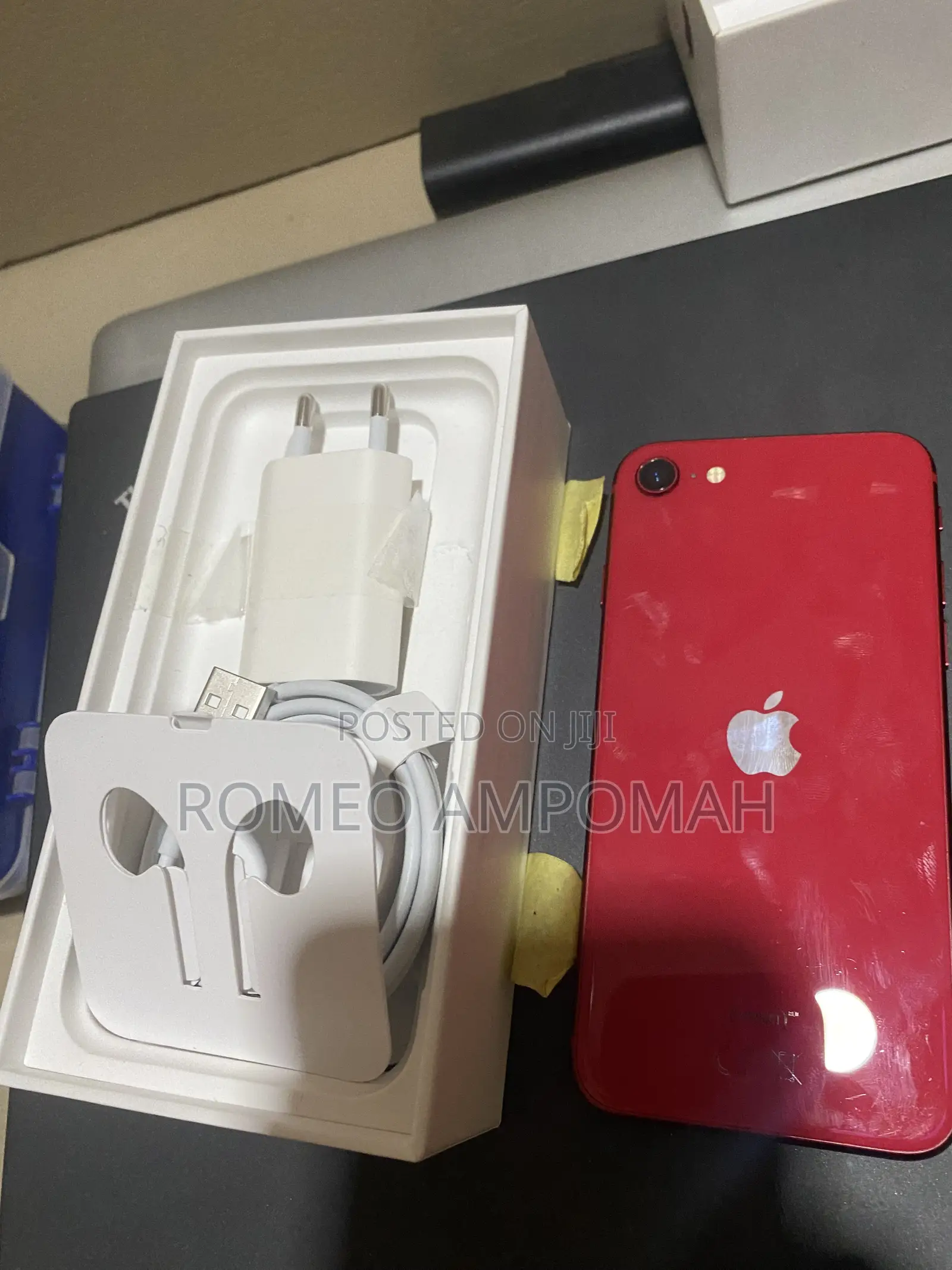 Apple iPhone SE (2022) 64 GB Red
