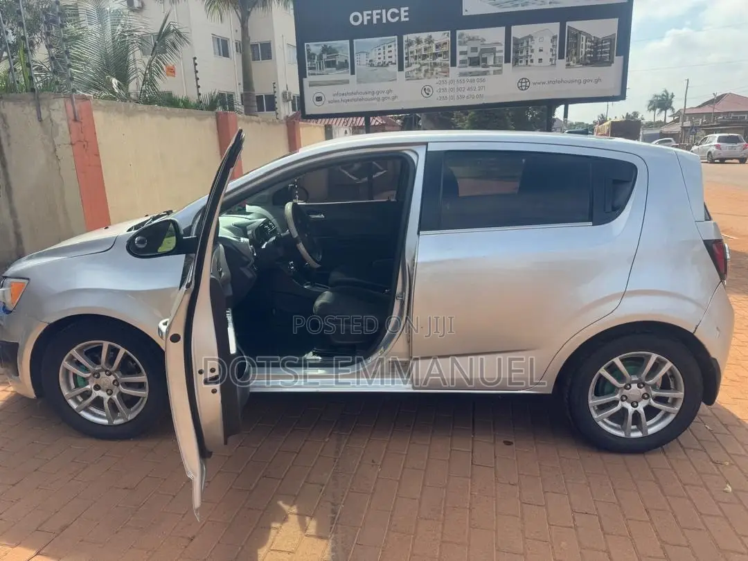 Chevrolet Sonic 2015 Silver