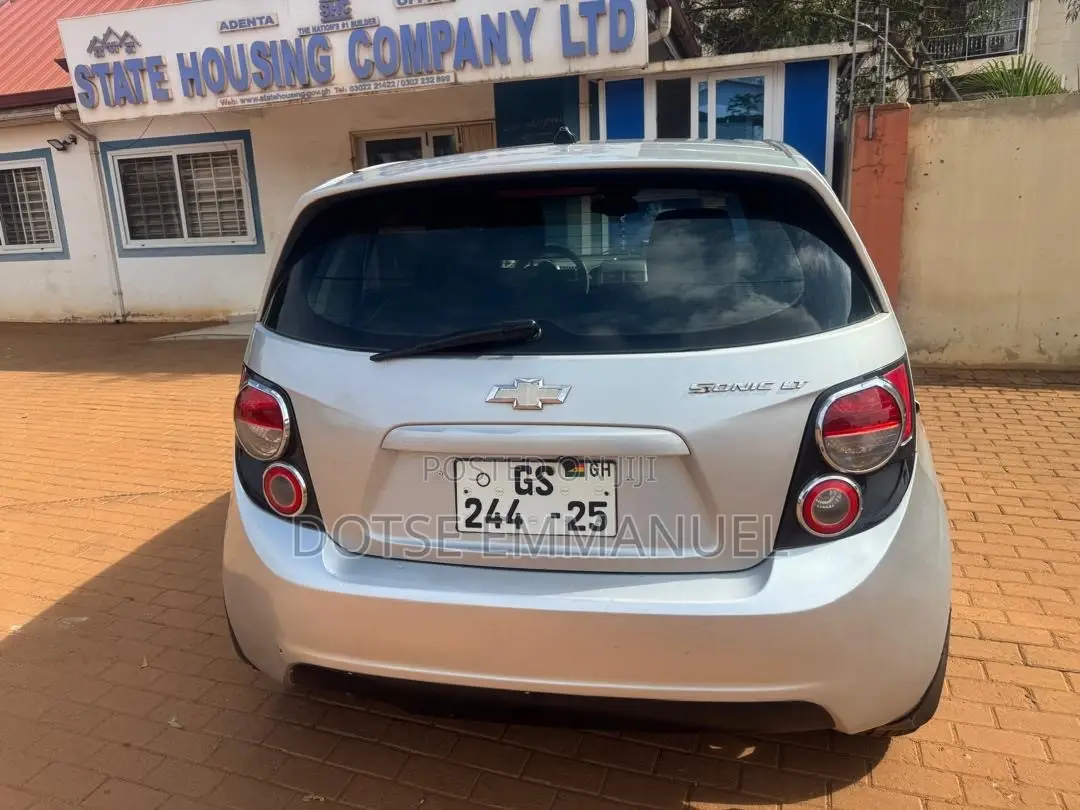 Chevrolet Sonic 2015 Silver