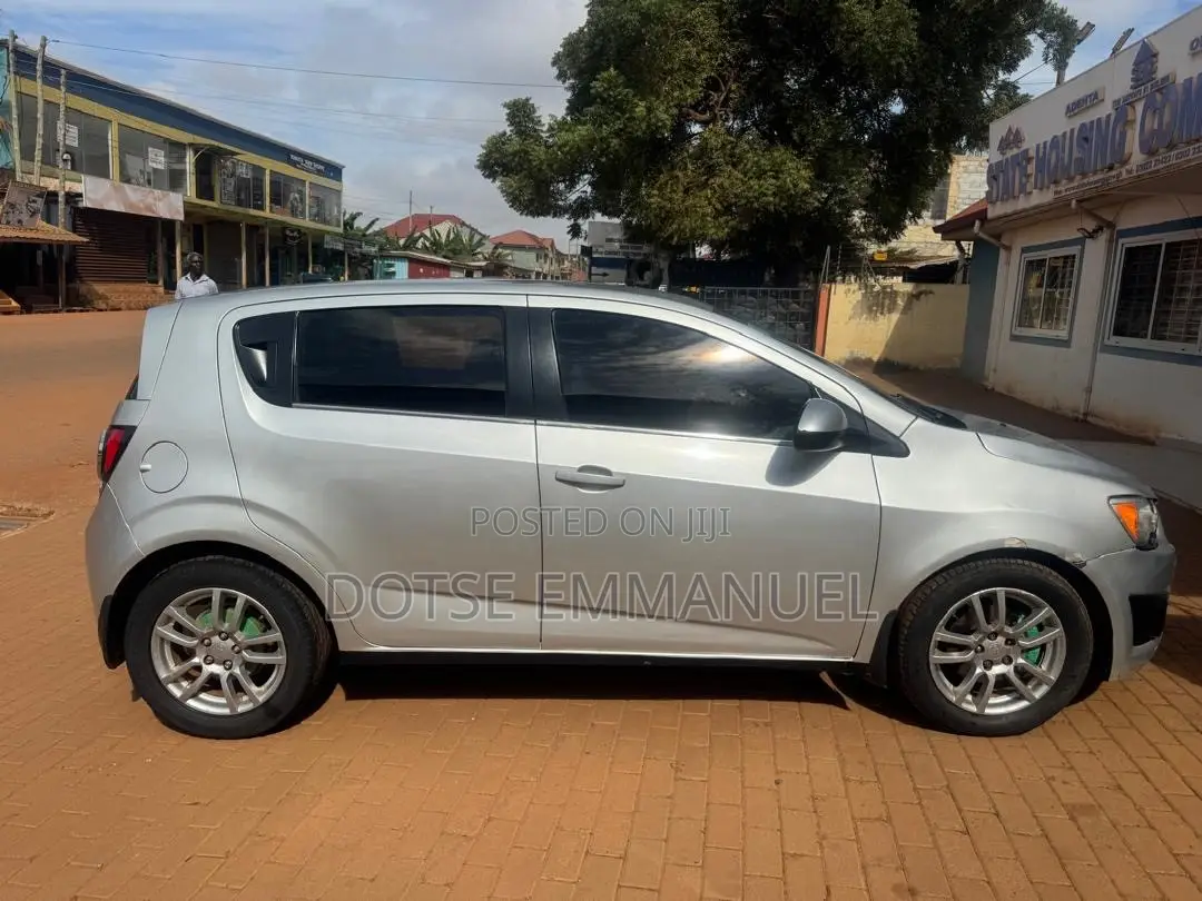 Chevrolet Sonic 2015 Silver