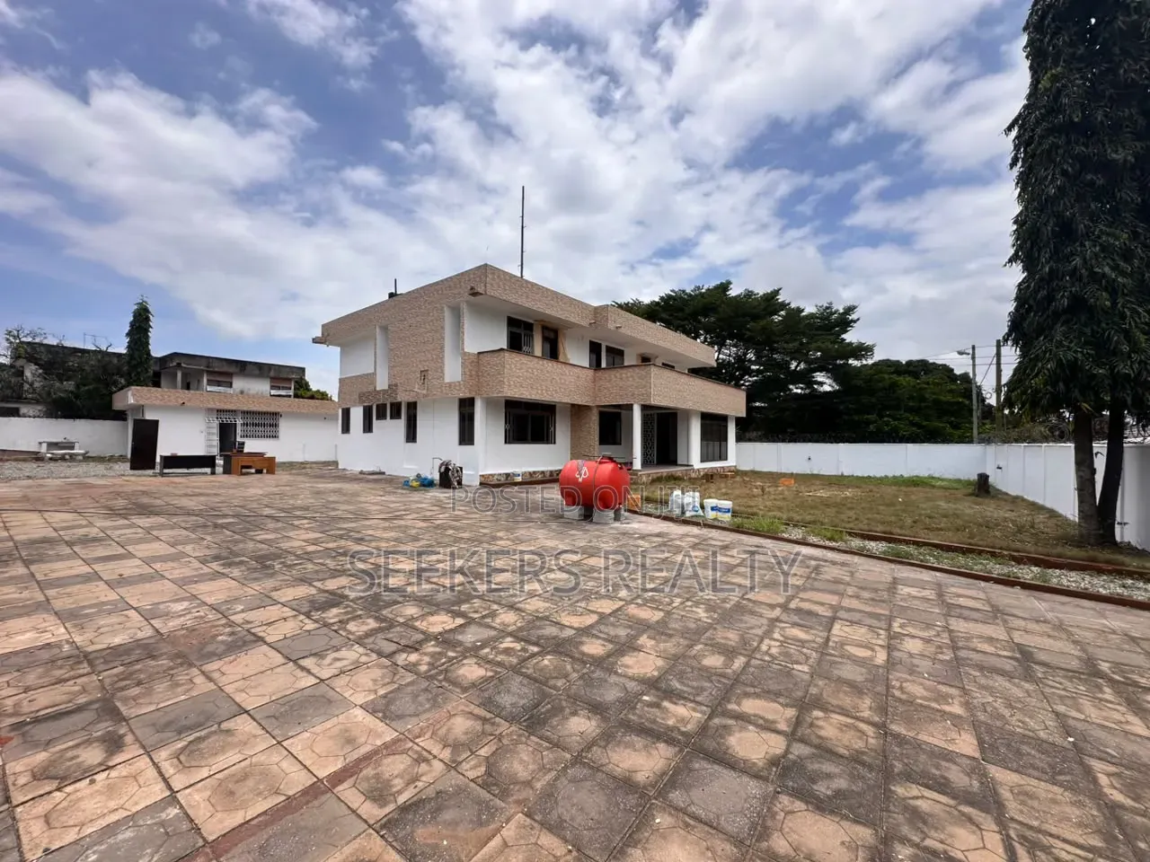 7bdrm House in Seekers Realty, Acquinas for rent