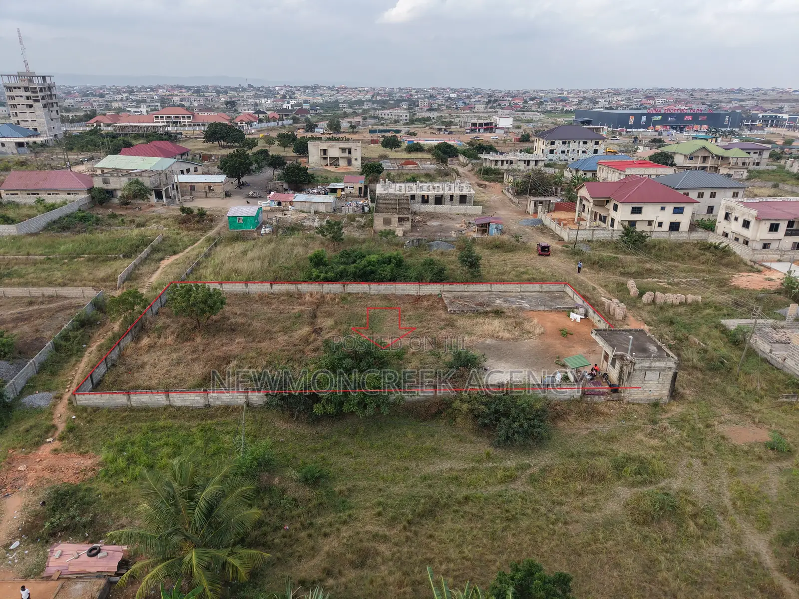 1 Plot of Land for Sale at Amrahia Close to the China Mall.