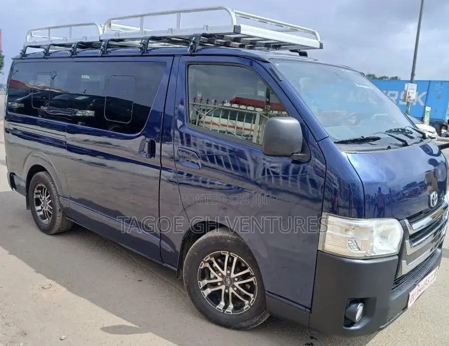 Toyota HiAce 2015 Blue