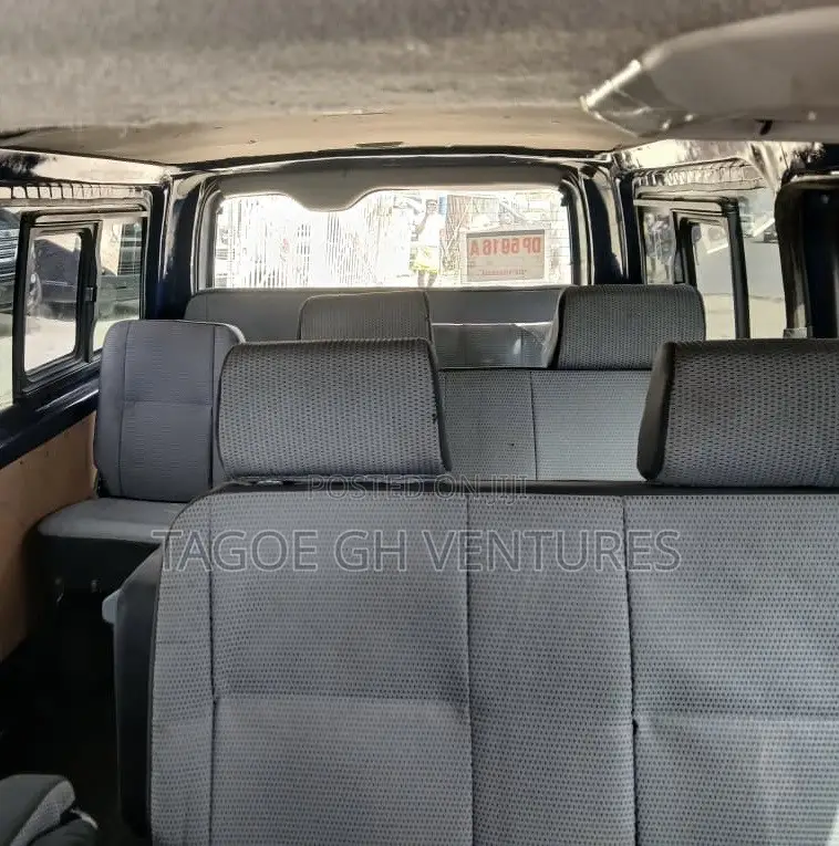 Toyota HiAce 2015 Blue