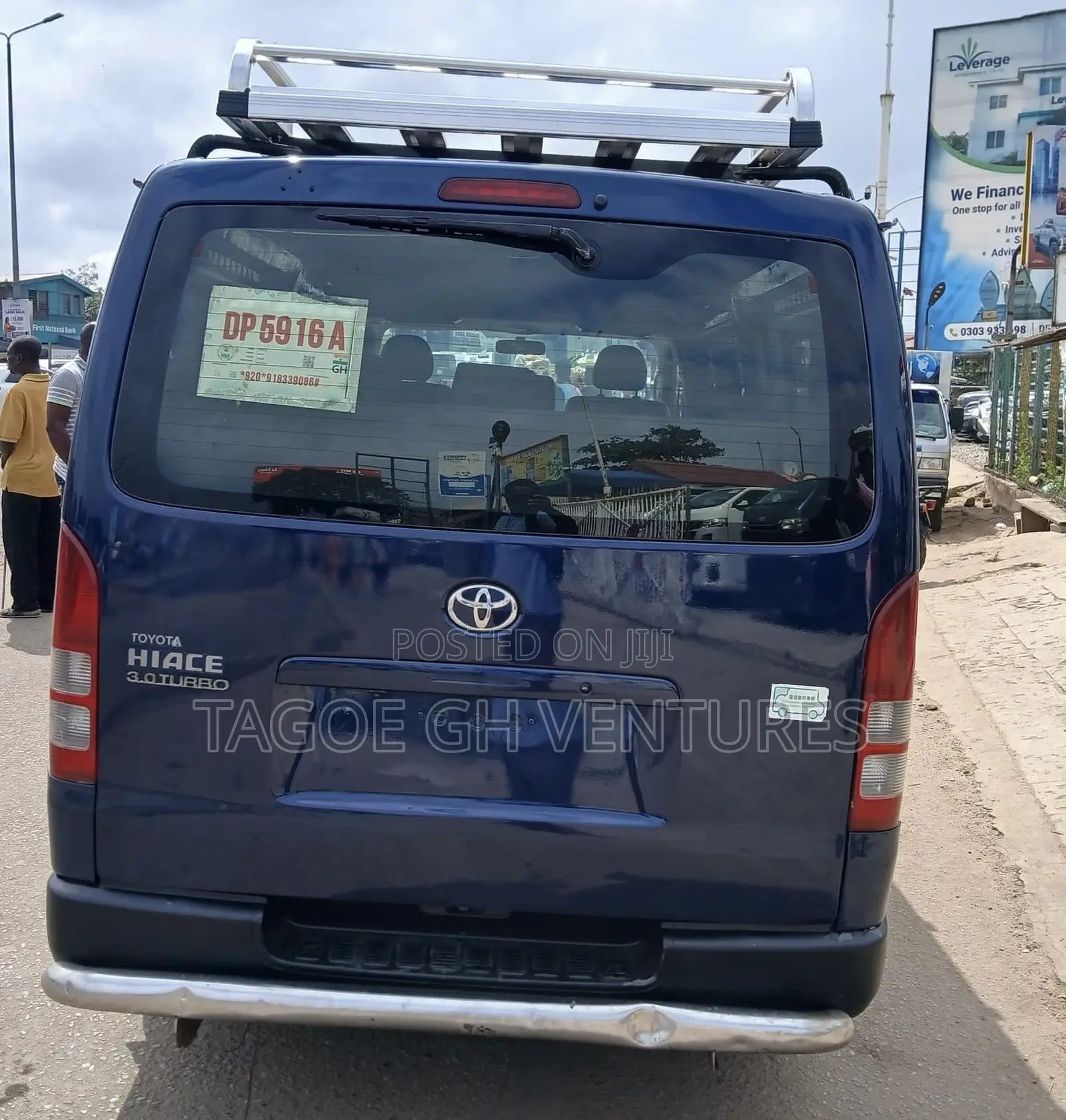 Toyota HiAce 2015 Blue