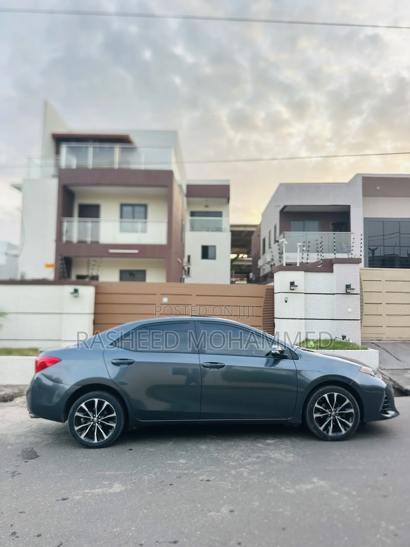 Toyota Corolla XSE (1.8L 4cyl 2A) 2019 Gray