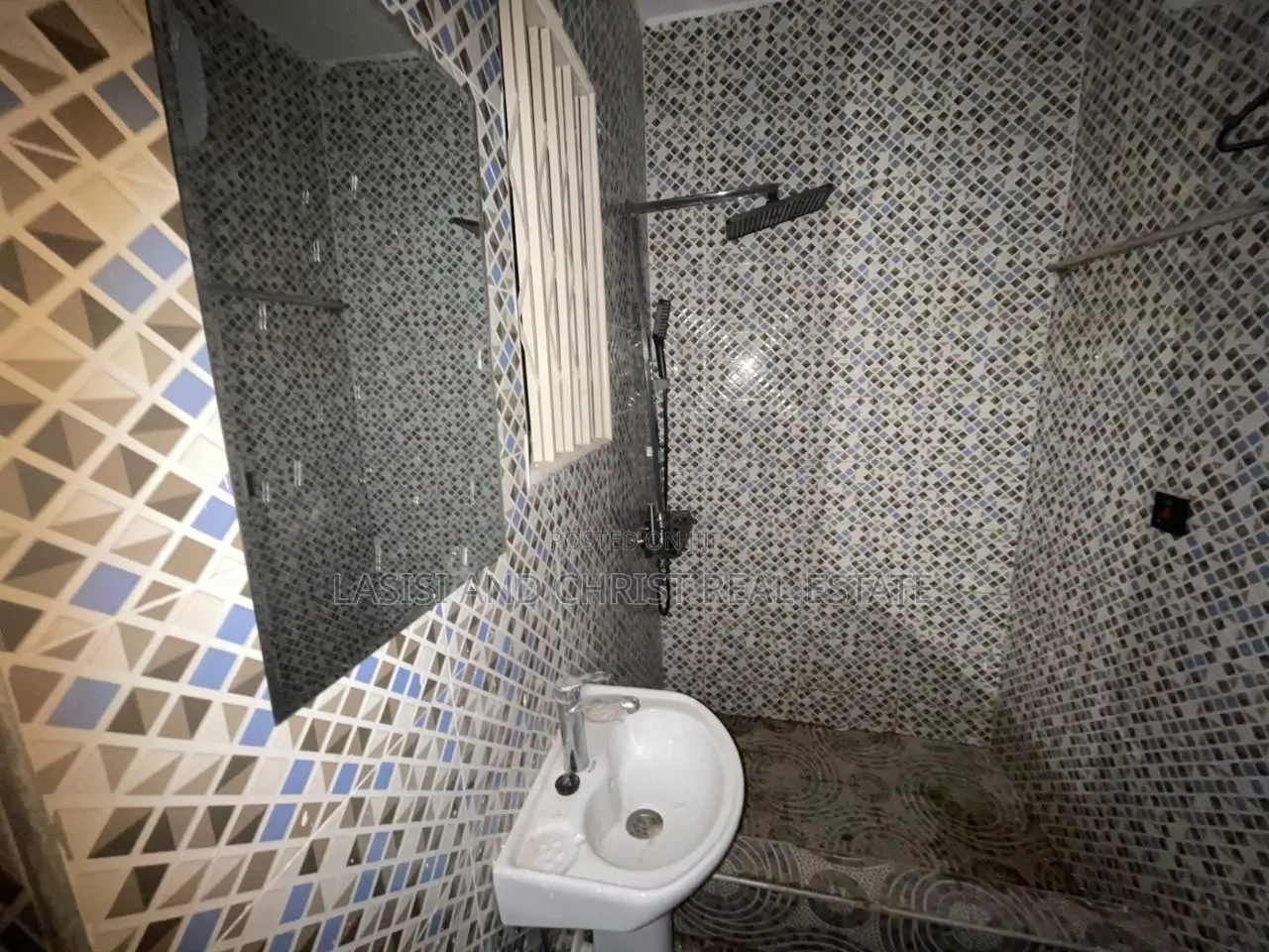1bdrm Apartment in Lasisi And Christ, Awoshie for rent