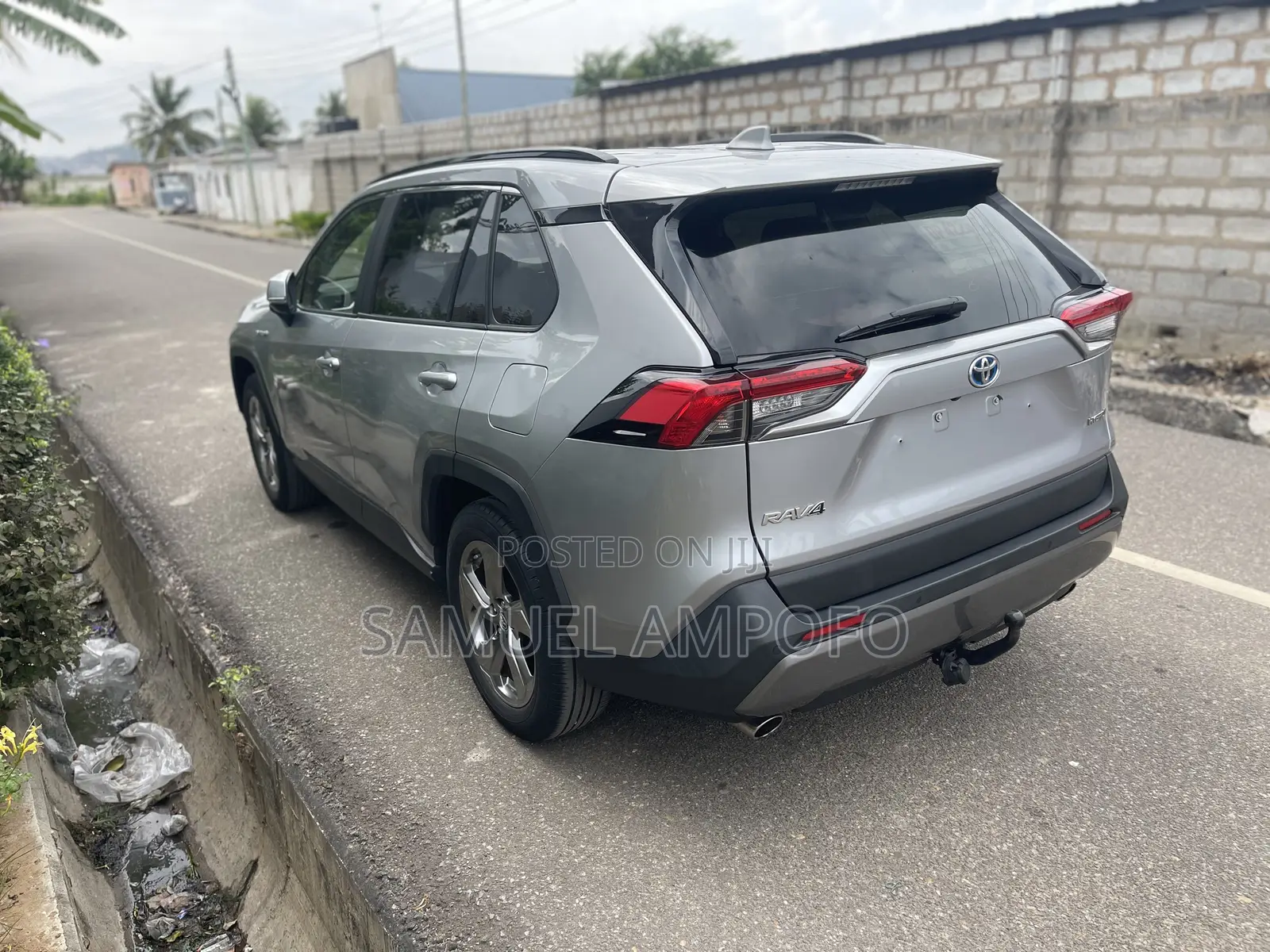 Toyota RAV4 XLE AWD 2019 Silver