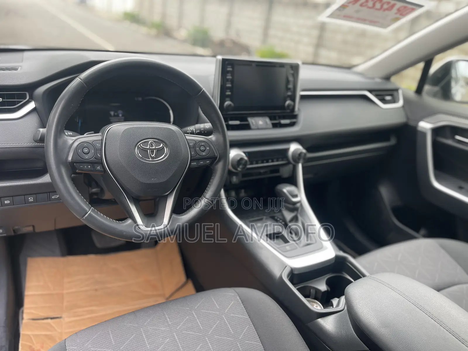 Toyota RAV4 XLE AWD 2019 Silver