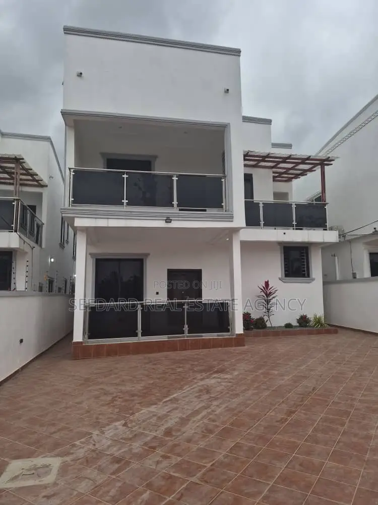 4bdrm House in Sefdard Properties, Kwabenya for sale