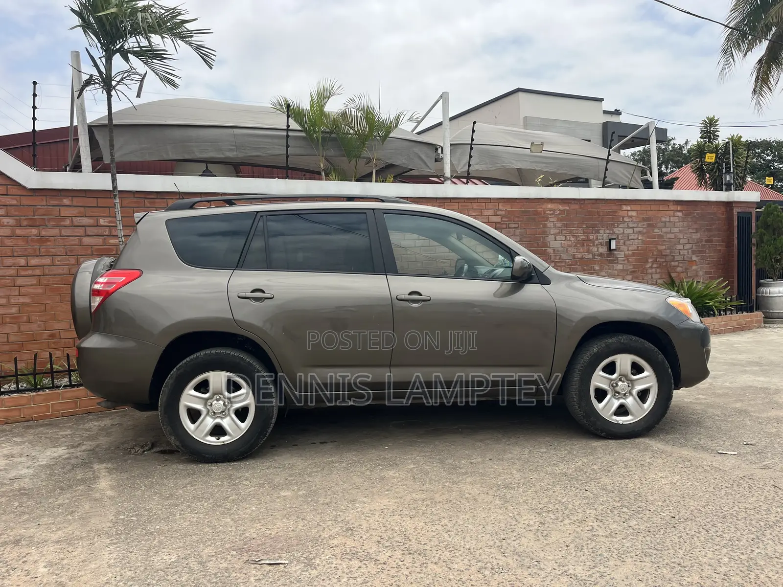 Toyota RAV4 2010 Brown