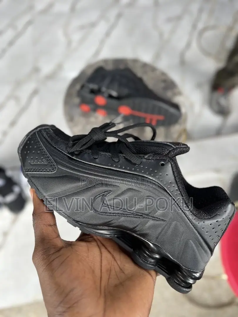 Nike SHOXX for Kids | Sizes : 30 - 35 |, Swipe to Other Colours >