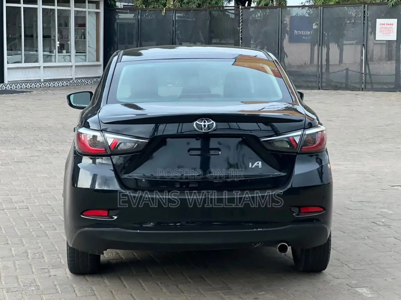 Toyota Yaris iA 1.5 FWD 2016 Black