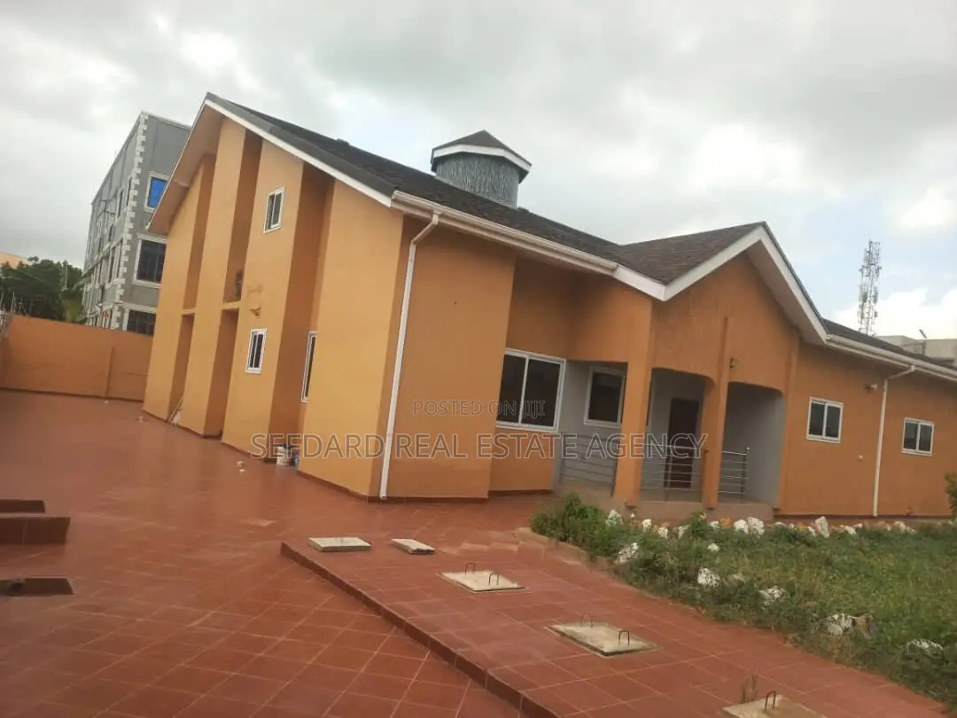 7bdrm House in Sefdard Properties, East Legon for rent