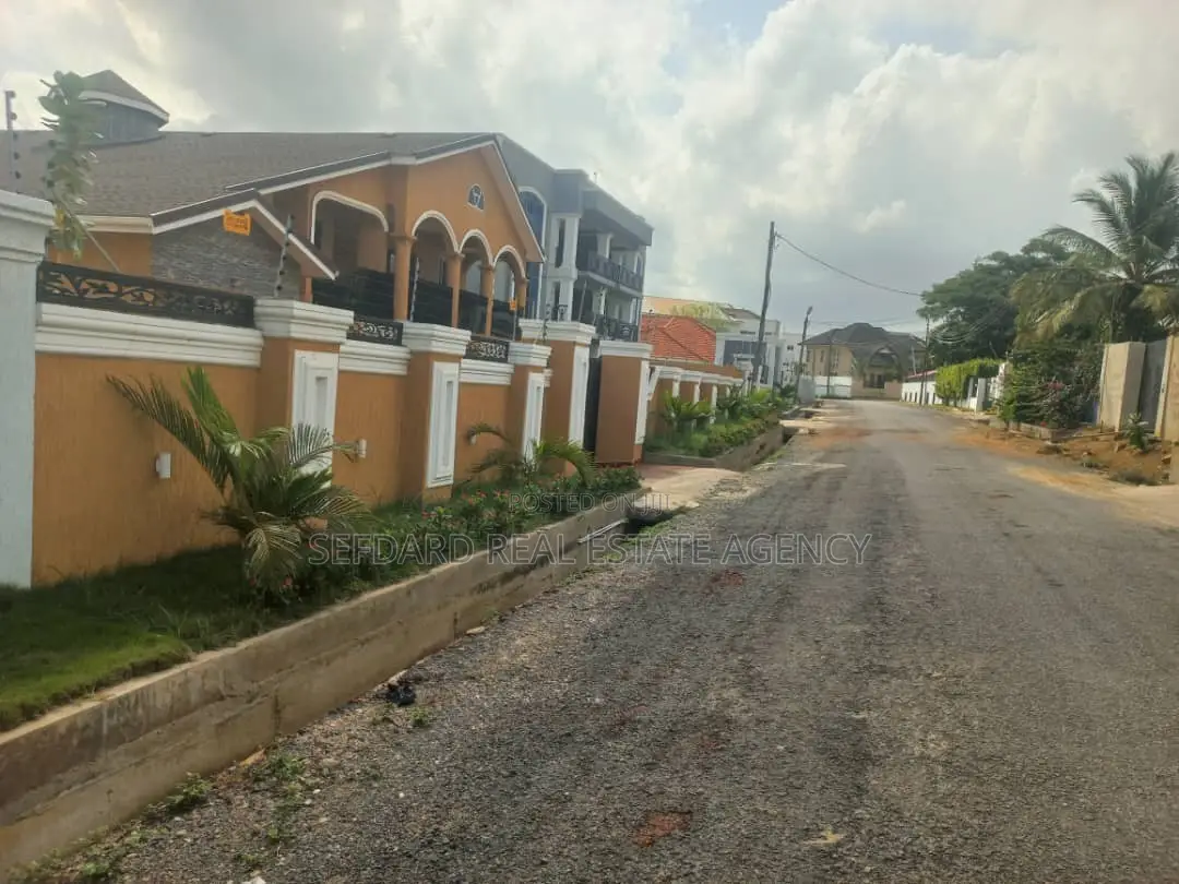 7bdrm House in Sefdard Properties, East Legon for rent
