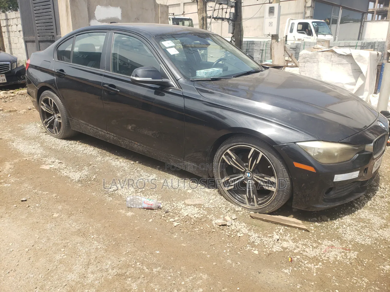 BMW 320i Sedan RWD 2016 Black