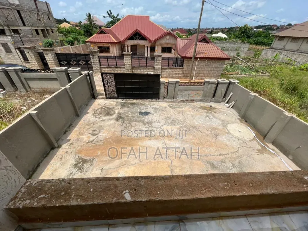 4bdrm Duplex in Santasi Brofoyedu, Kumasi Metropolitan for sale