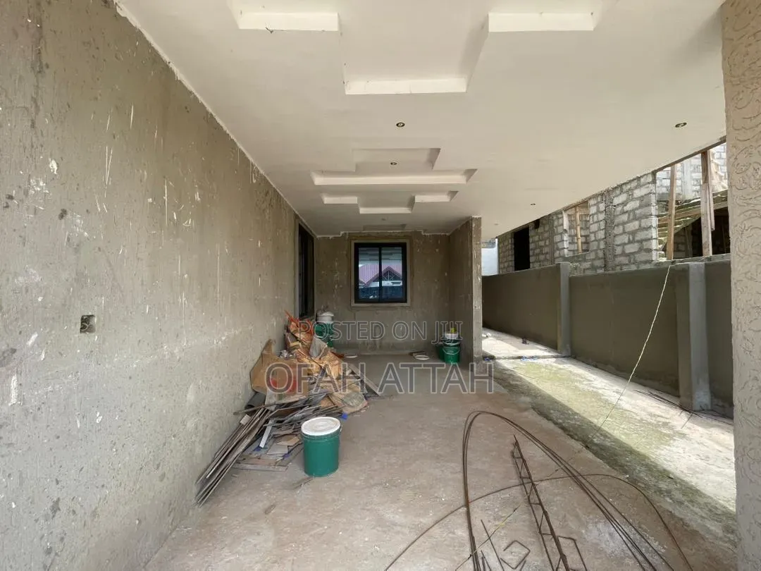 4bdrm Duplex in Santasi Brofoyedu, Kumasi Metropolitan for sale