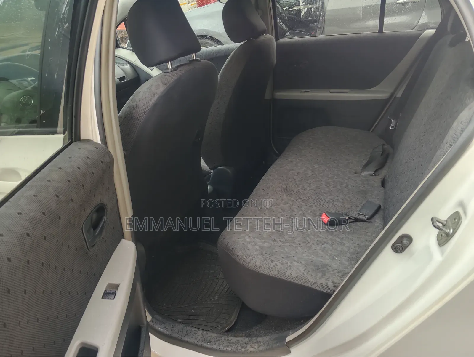Toyota Vitz 1.0 FWD 5dr 2010 White