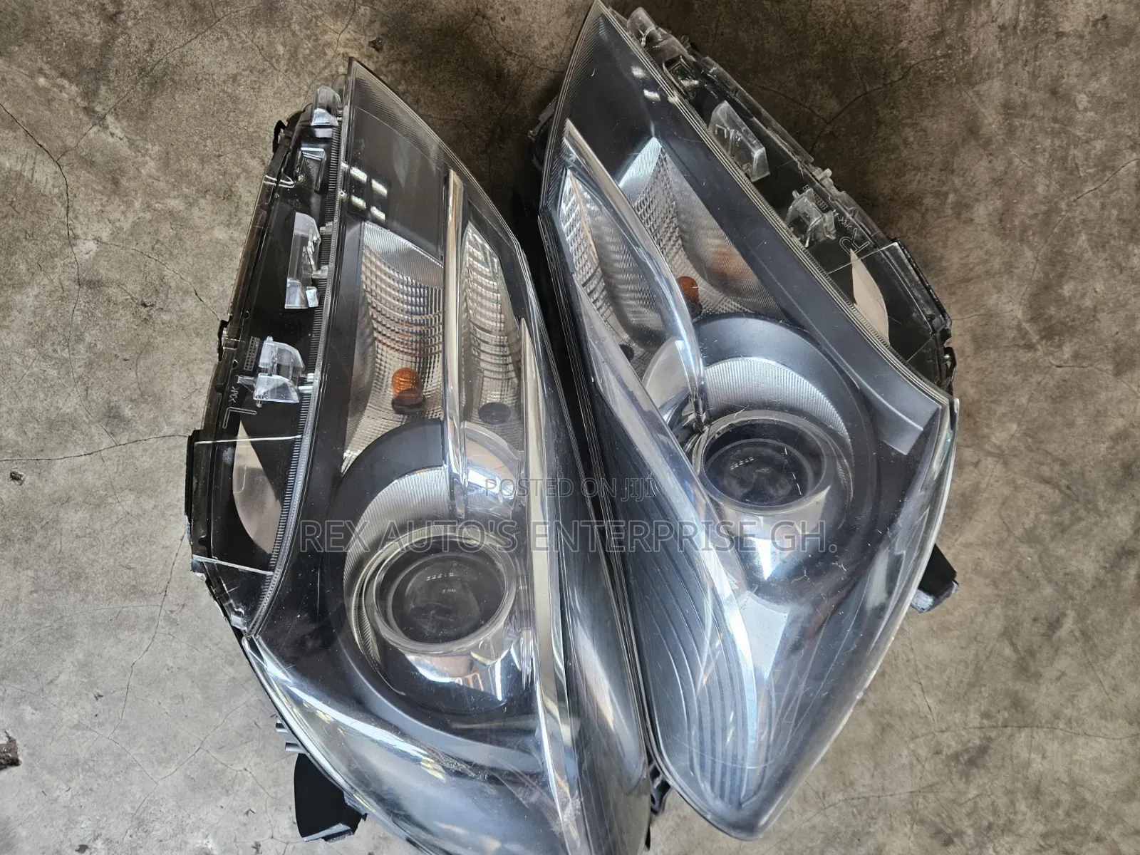 Yaris 2015,2016,2017,2018 Headlight Pair