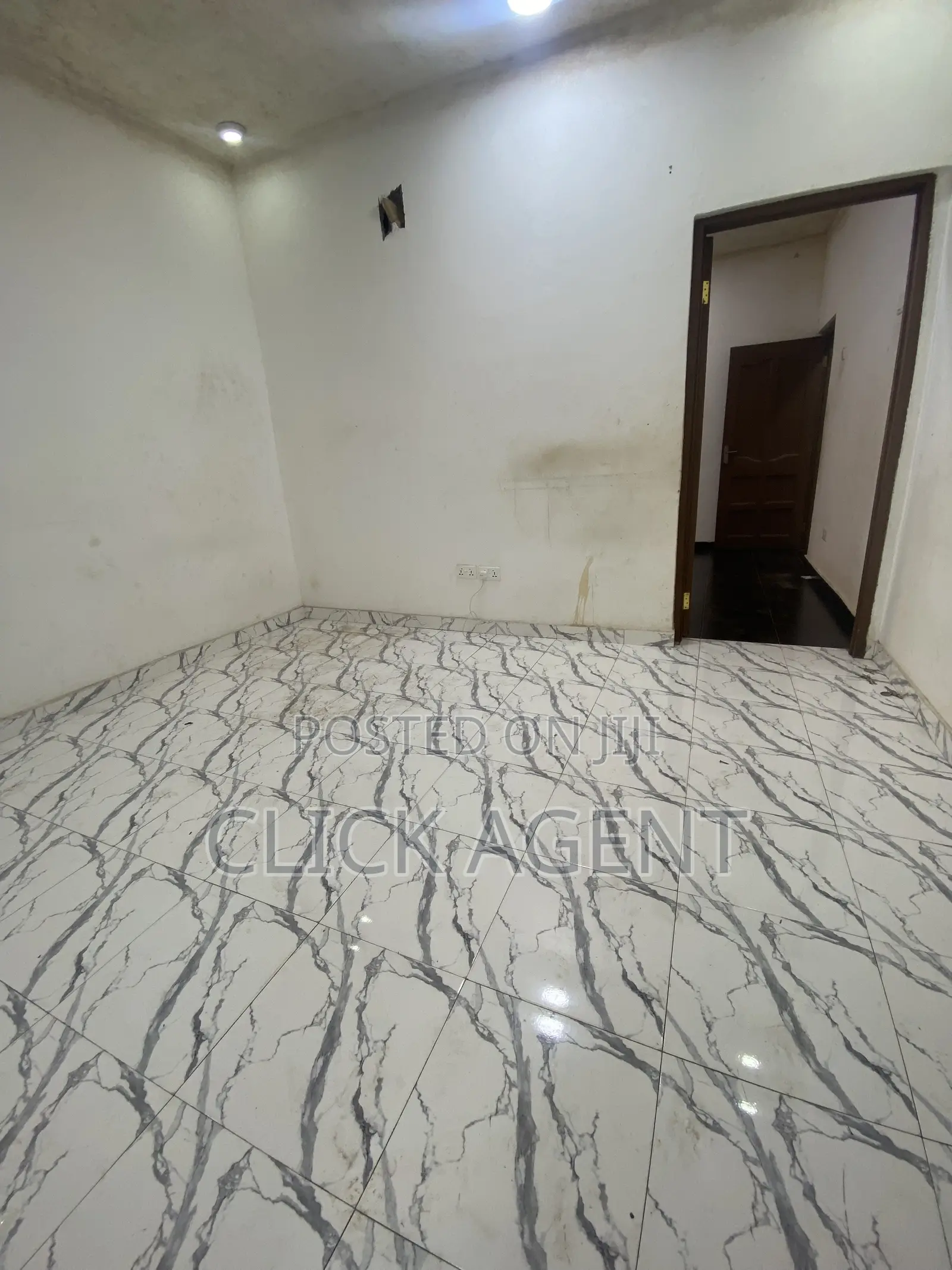 1bdrm Room & Parlour in American House Down for rent