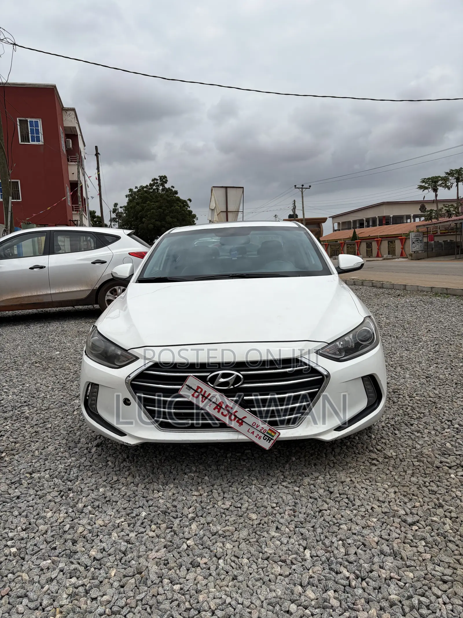 Hyundai Elantra Limited Sedan FWD (2.0L 4cyl 6A) 2017 White