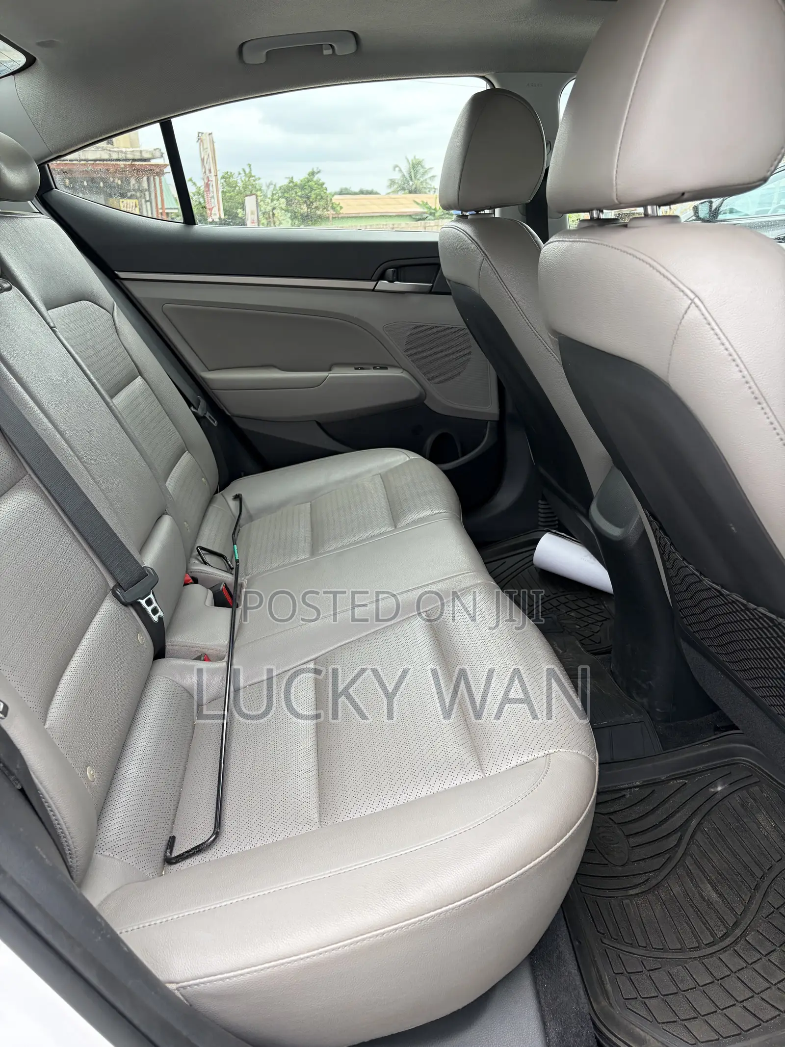 Hyundai Elantra Limited Sedan FWD (2.0L 4cyl 6A) 2017 White