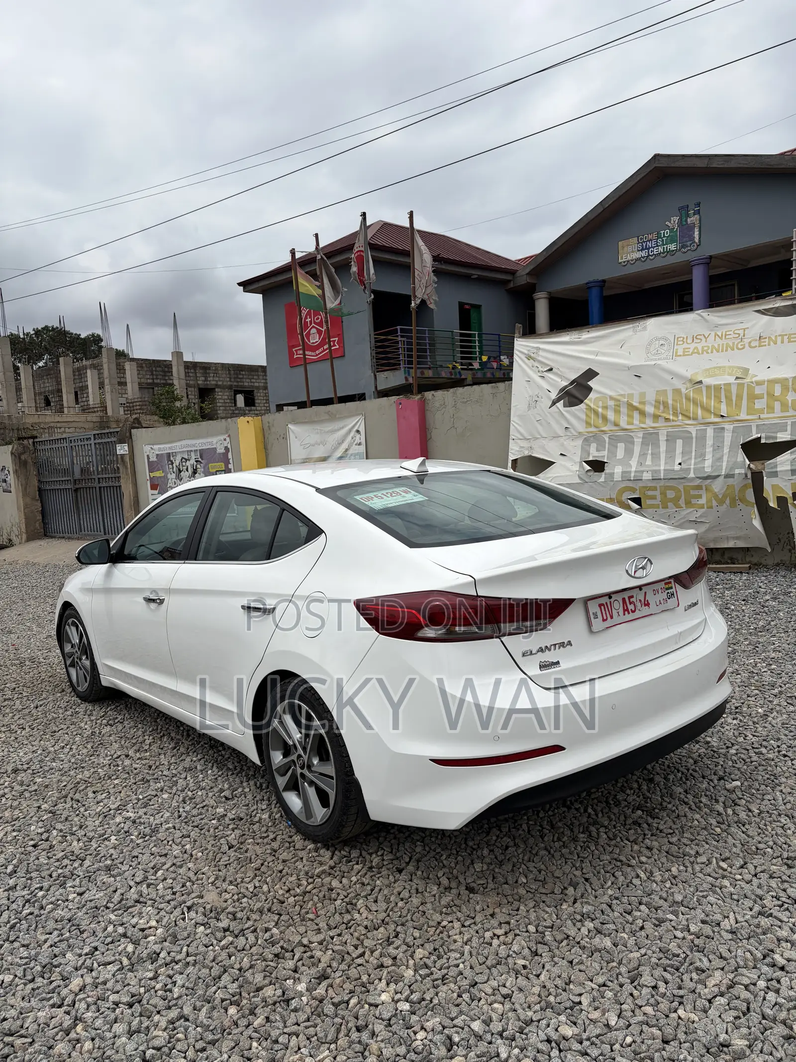 Hyundai Elantra Limited Sedan FWD (2.0L 4cyl 6A) 2017 White