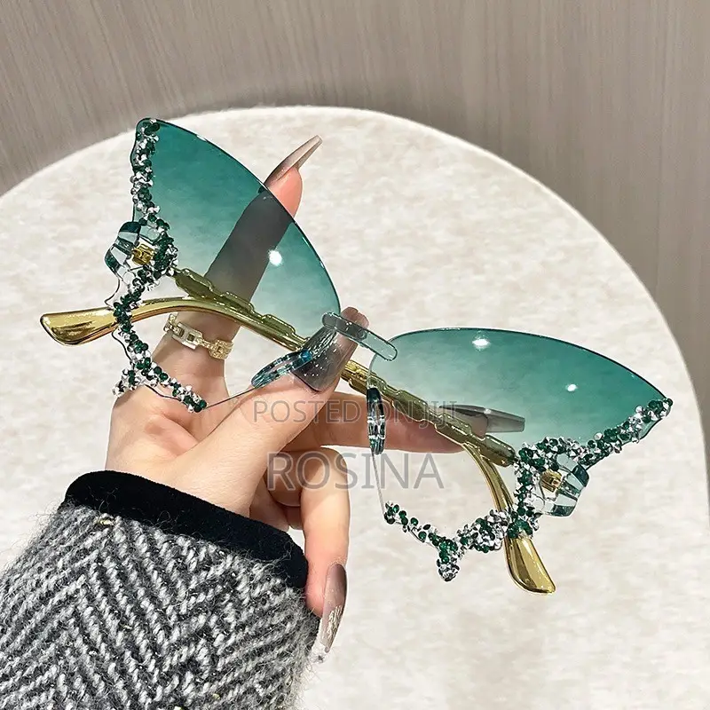 Fashion Black Sunglasses for Women