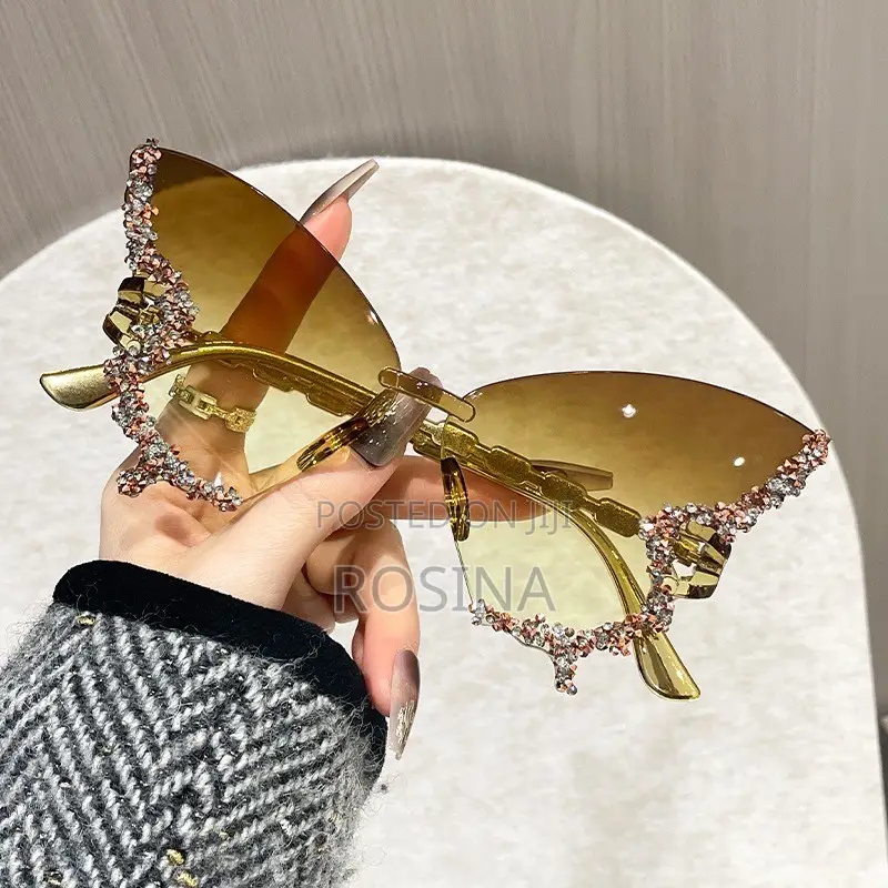 Fashion Black Sunglasses for Women