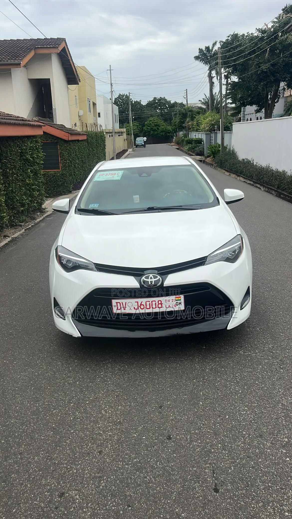 Toyota Corolla LE 4dr Sedan (1.8L 4cyl CVT) 2017 White