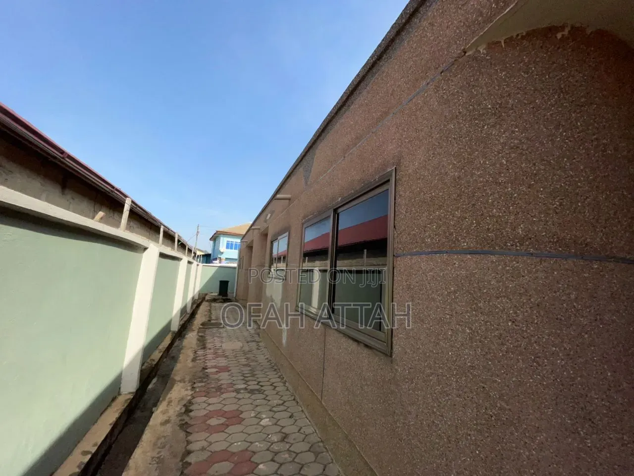 8bdrm House in Abuakwa Maakro, Kumasi Metropolitan for sale