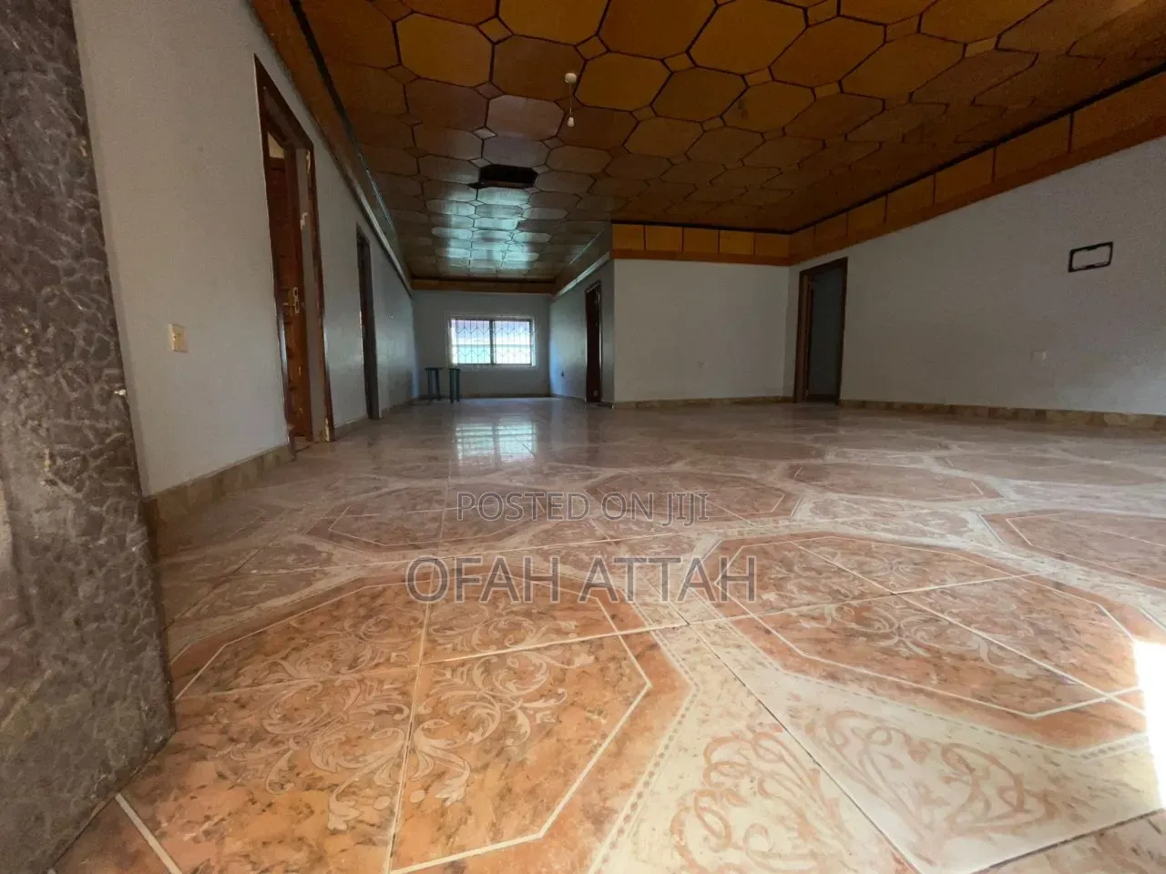 8bdrm House in Abuakwa Maakro, Kumasi Metropolitan for sale