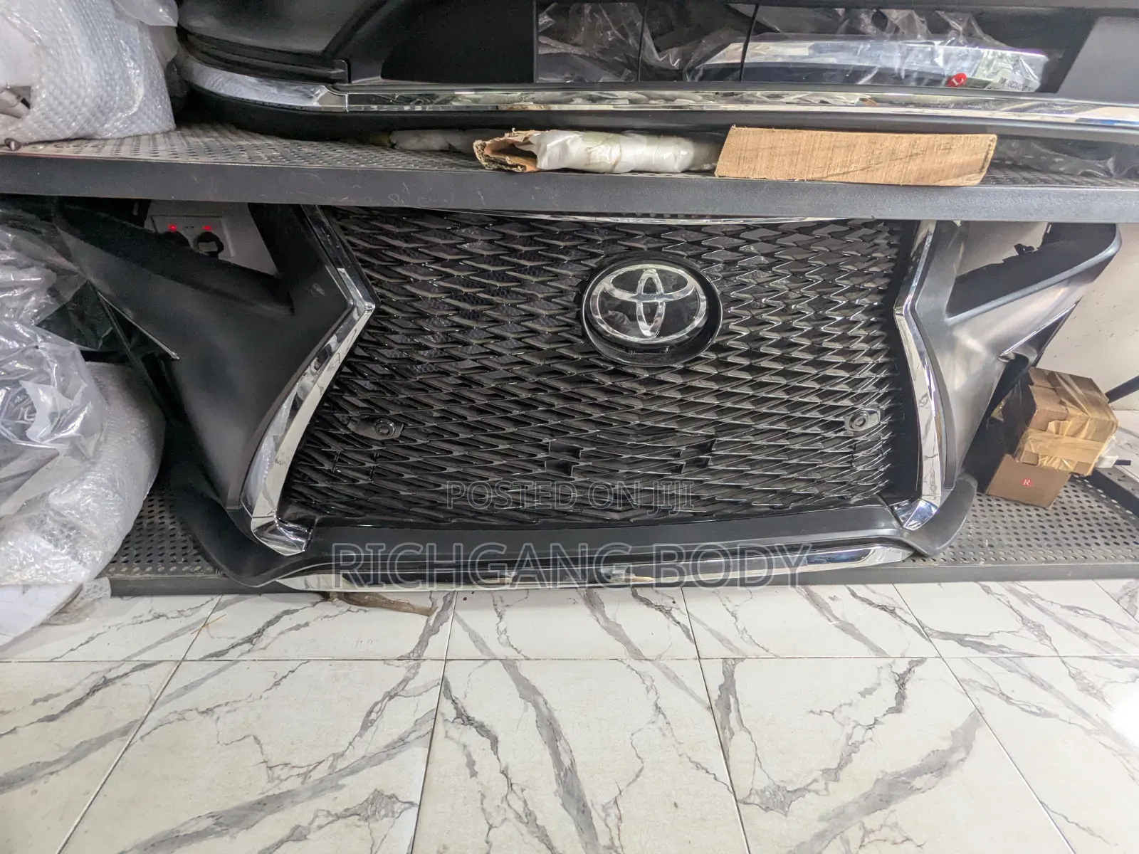 Toyota Highlander Complete Bumper 2017,2018,2019