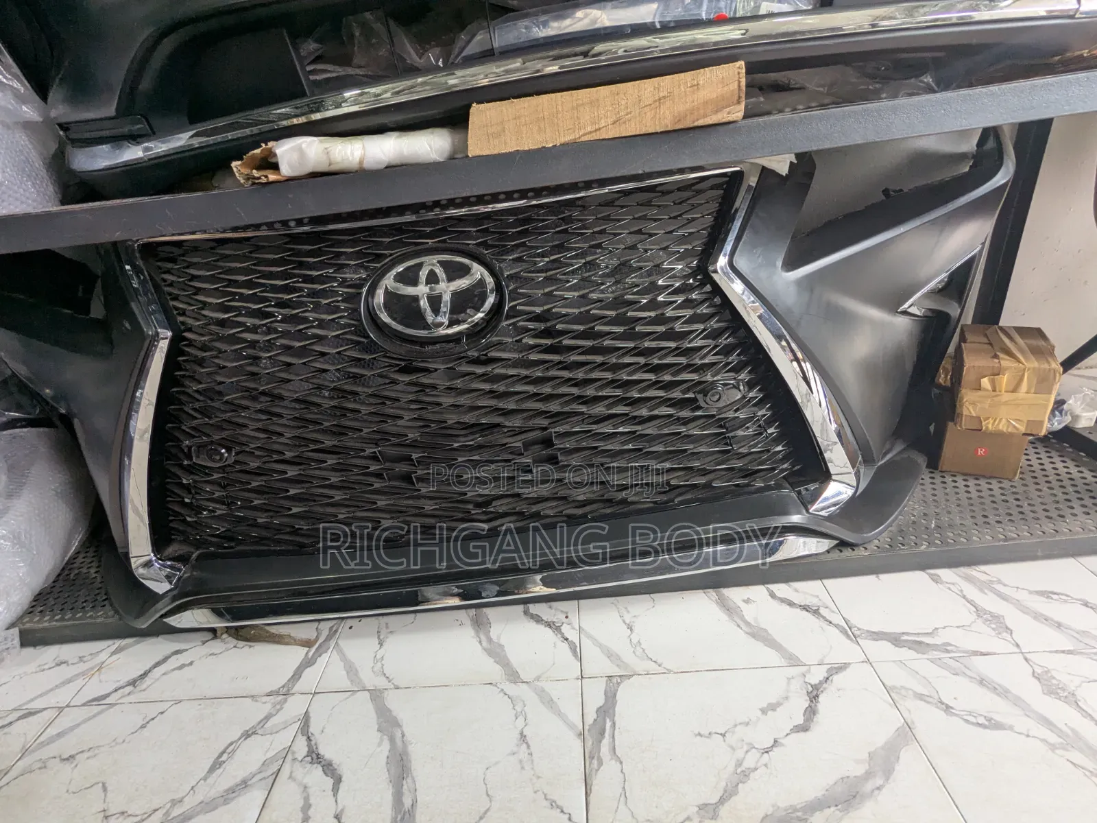 Toyota Highlander Complete Bumper 2017,2018,2019