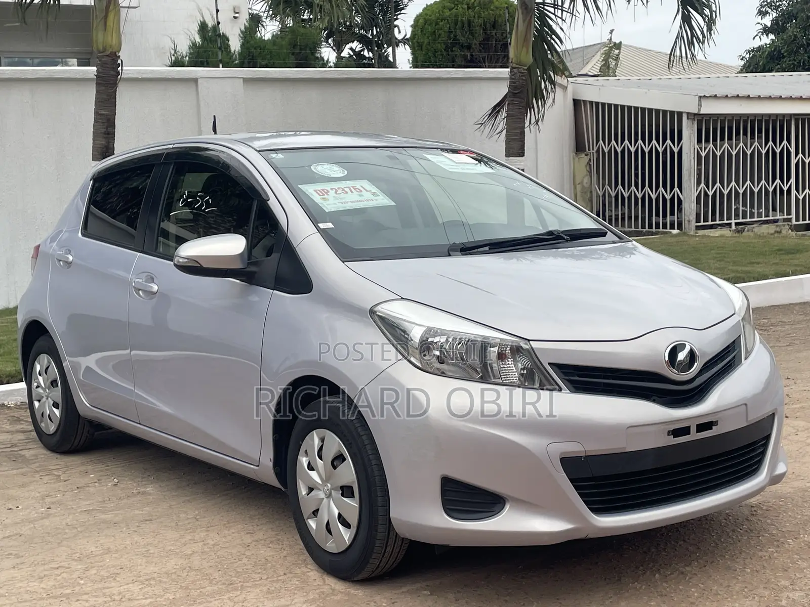 Toyota Vitz 1.3 FWD 3dr 2013 Silver
