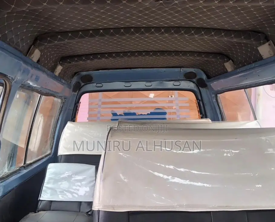 Hyundai H-100 2004 Blue