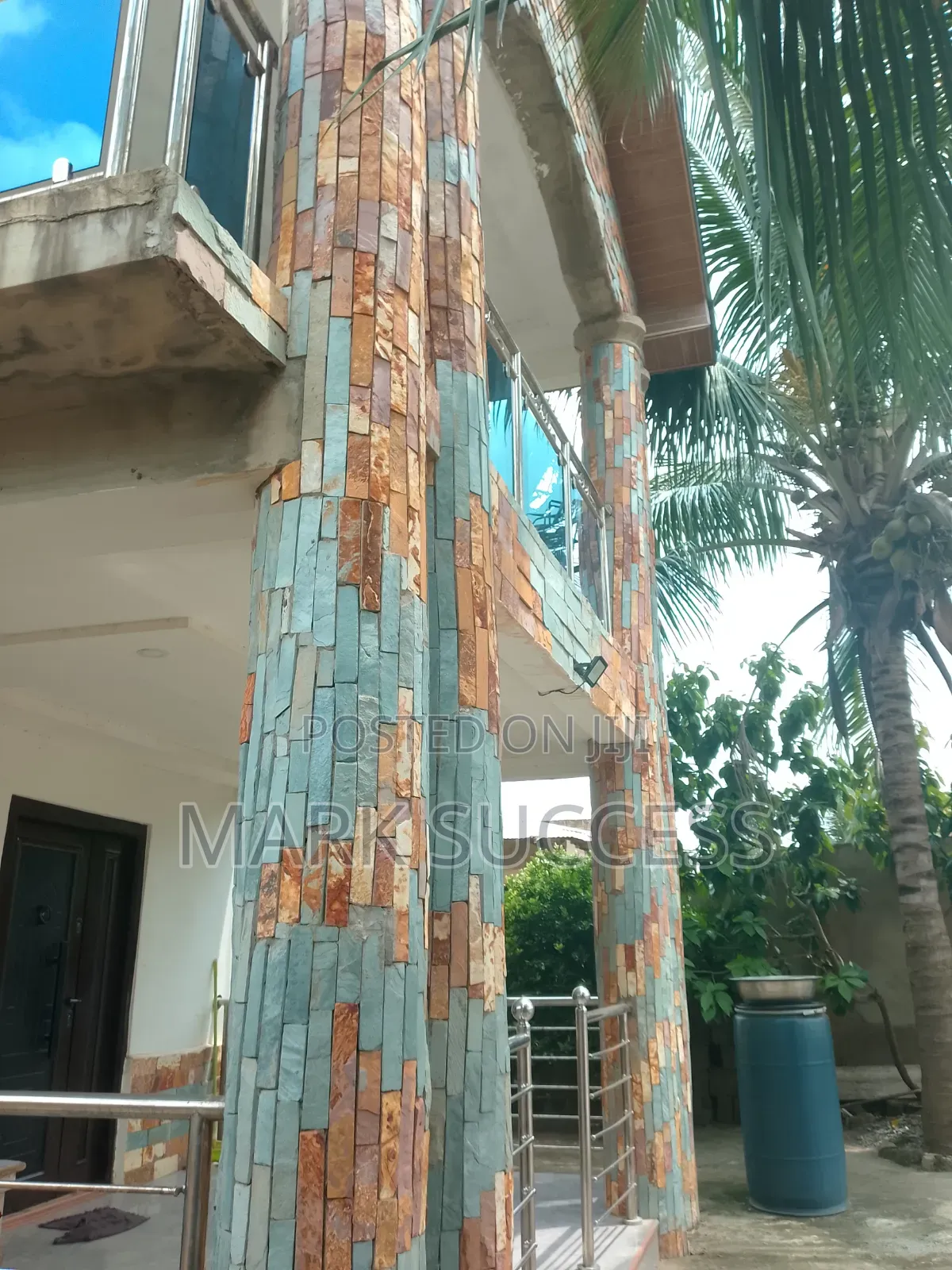 6bdrm House in Pokuase for sale