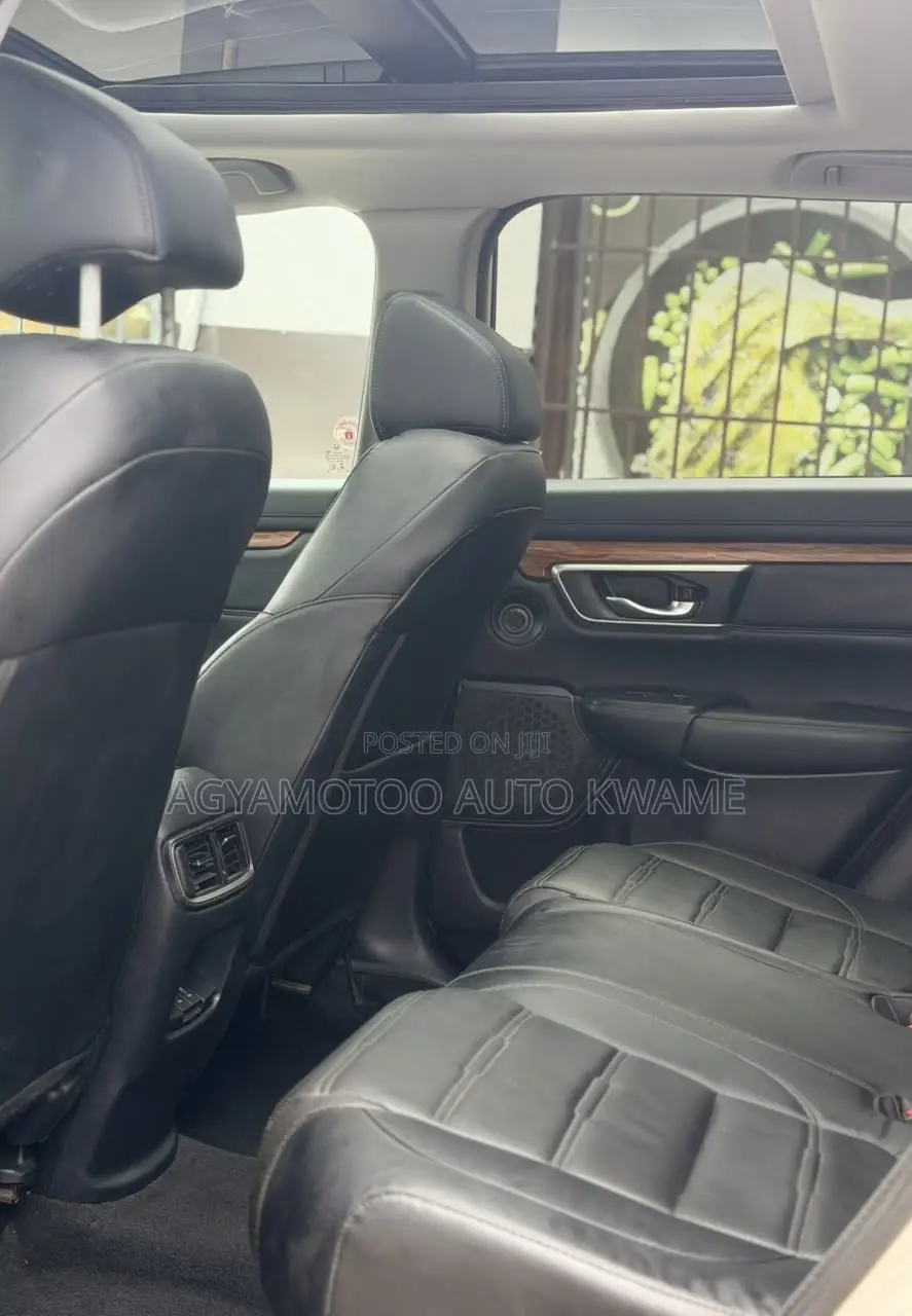 Honda CR-V Touring AWD 2019 Brown