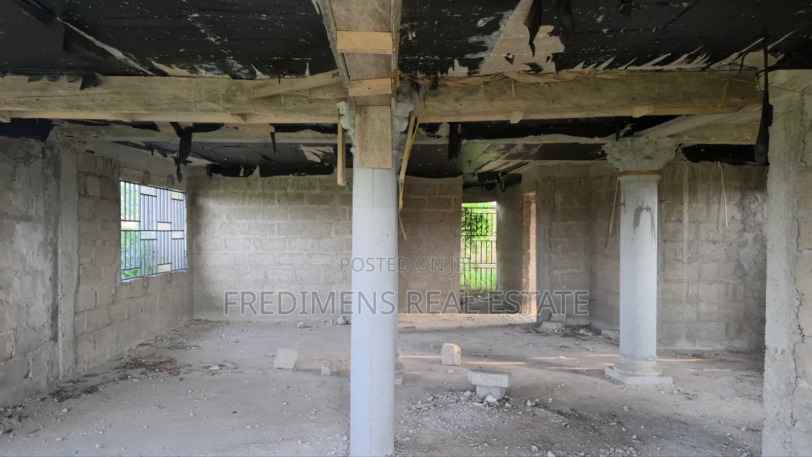 5bdrm House in Fredimens Real, Kwabre for sale