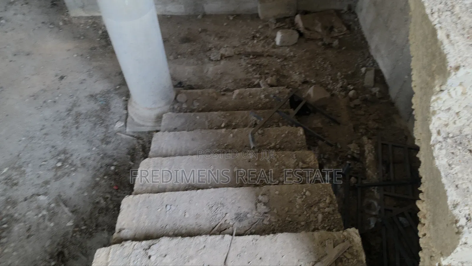 5bdrm House in Fredimens Real, Kwabre for sale