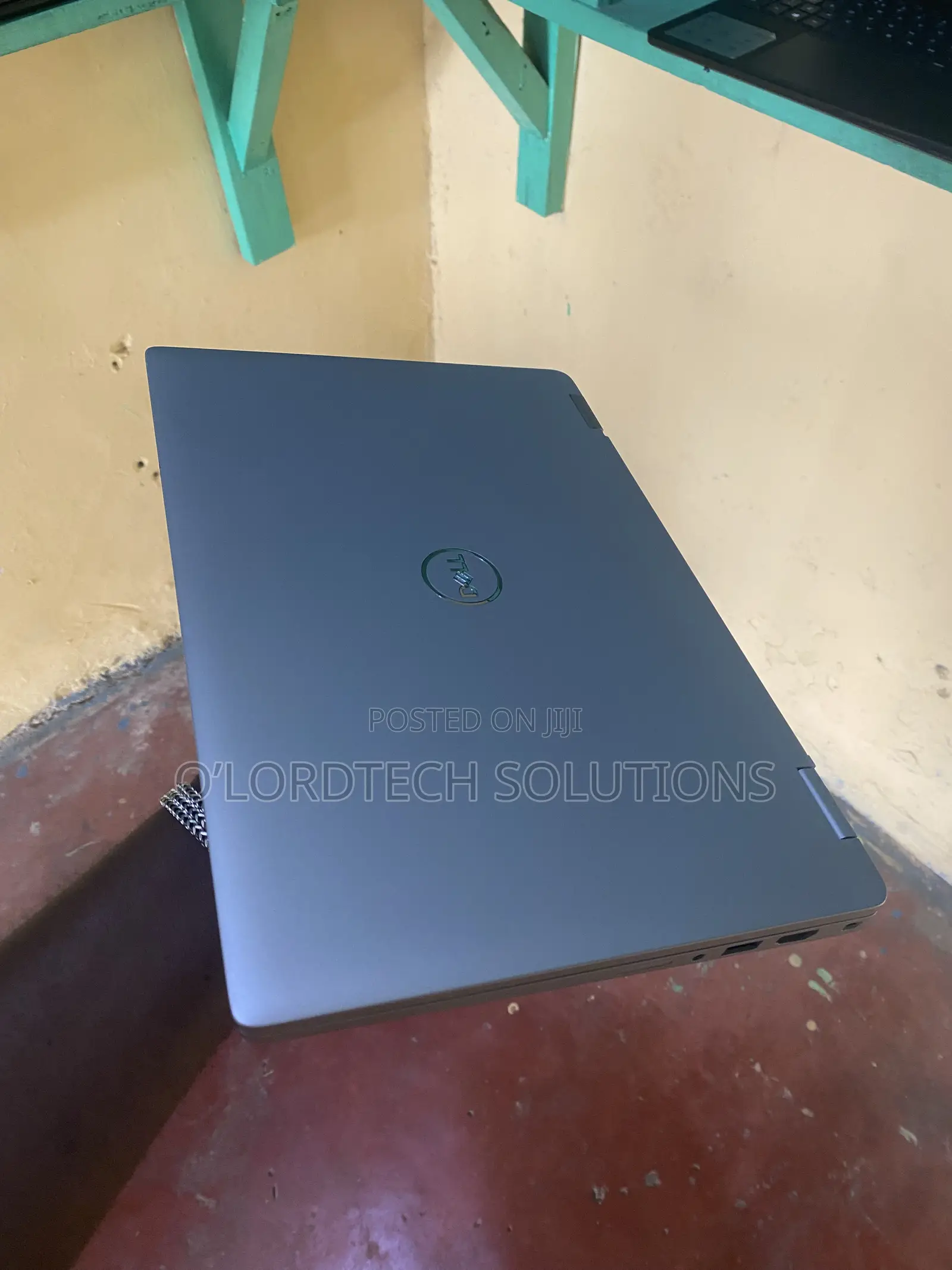 Laptop Dell Latitude 5320 2-in-1 16GB Intel Core i7 SSD 256GB