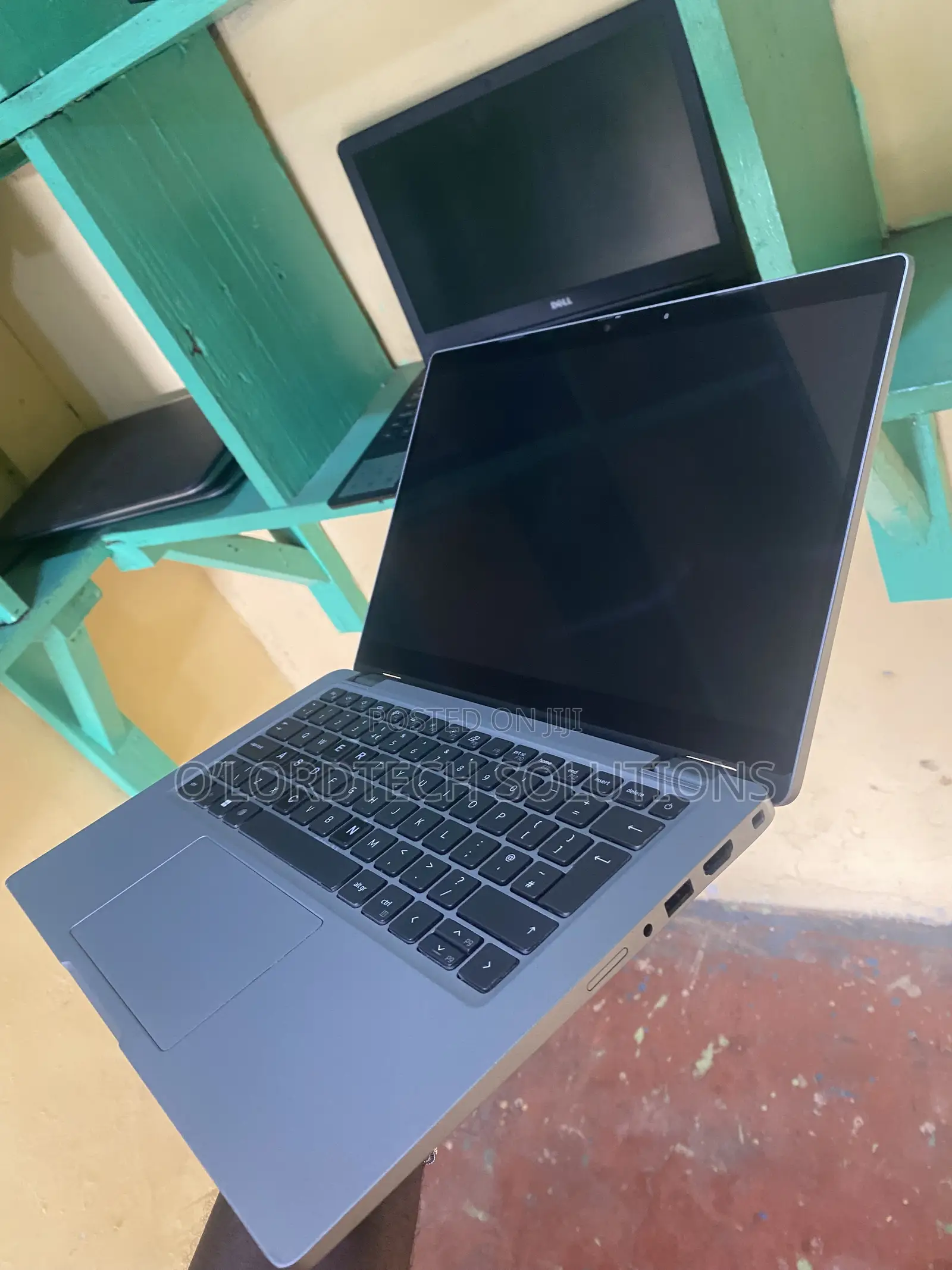 Laptop Dell Latitude 5320 2-in-1 16GB Intel Core i7 SSD 256GB