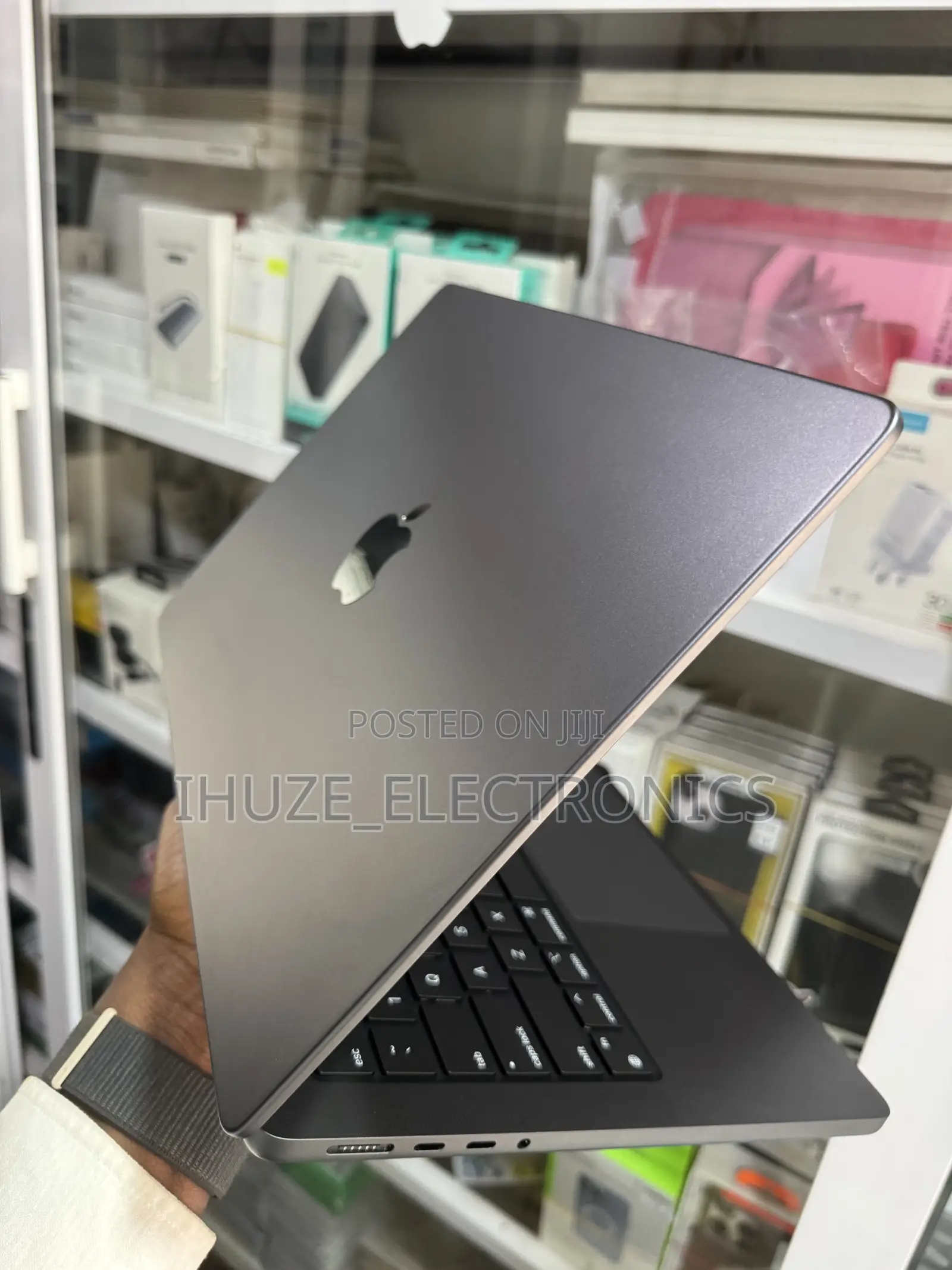 Laptop Apple MacBook Pro 2024 M4 16GB Apple M4 SSD 512GB