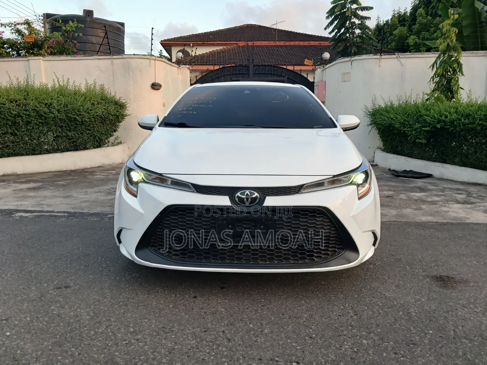 Toyota Corolla SE 2021 White