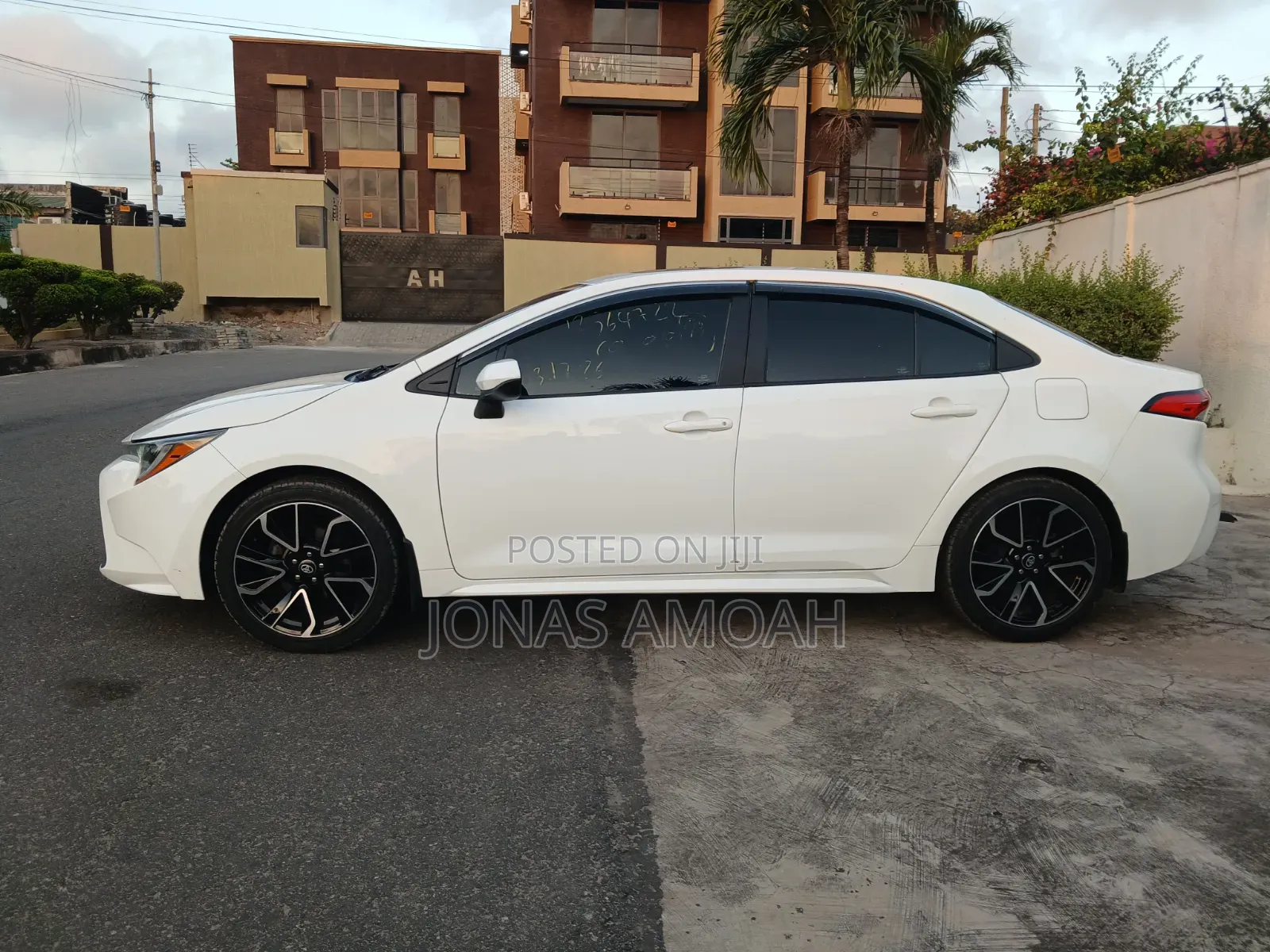 Toyota Corolla SE 2021 White