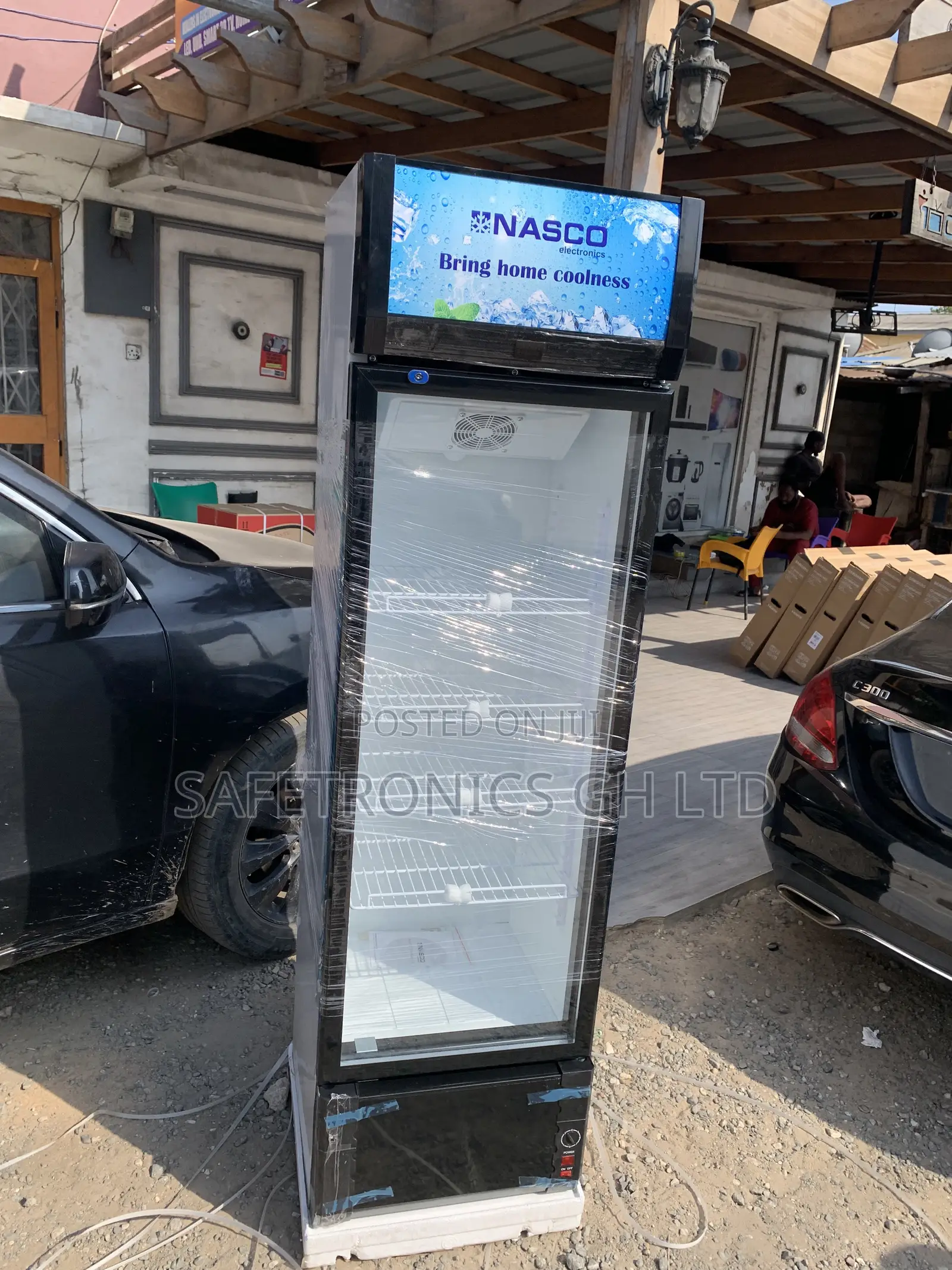 Essential Modern * Nasco 358Ltrs Display Fridge-Nas-Fl400-1dr