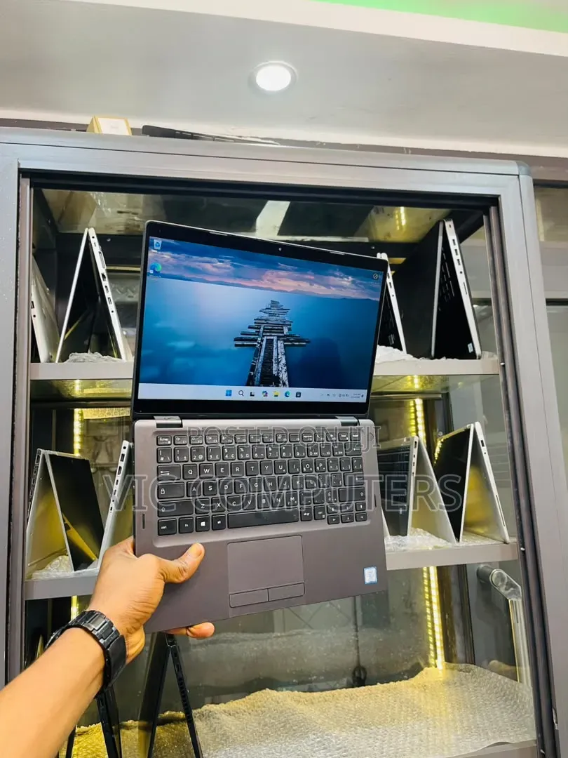 Laptop Dell Latitude 5300 2-in-1 8GB Intel Core i5 SSD 256GB